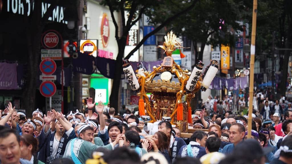 Tokyo Events This Week: Burlesque, Sumo, and Elaborate Floats
