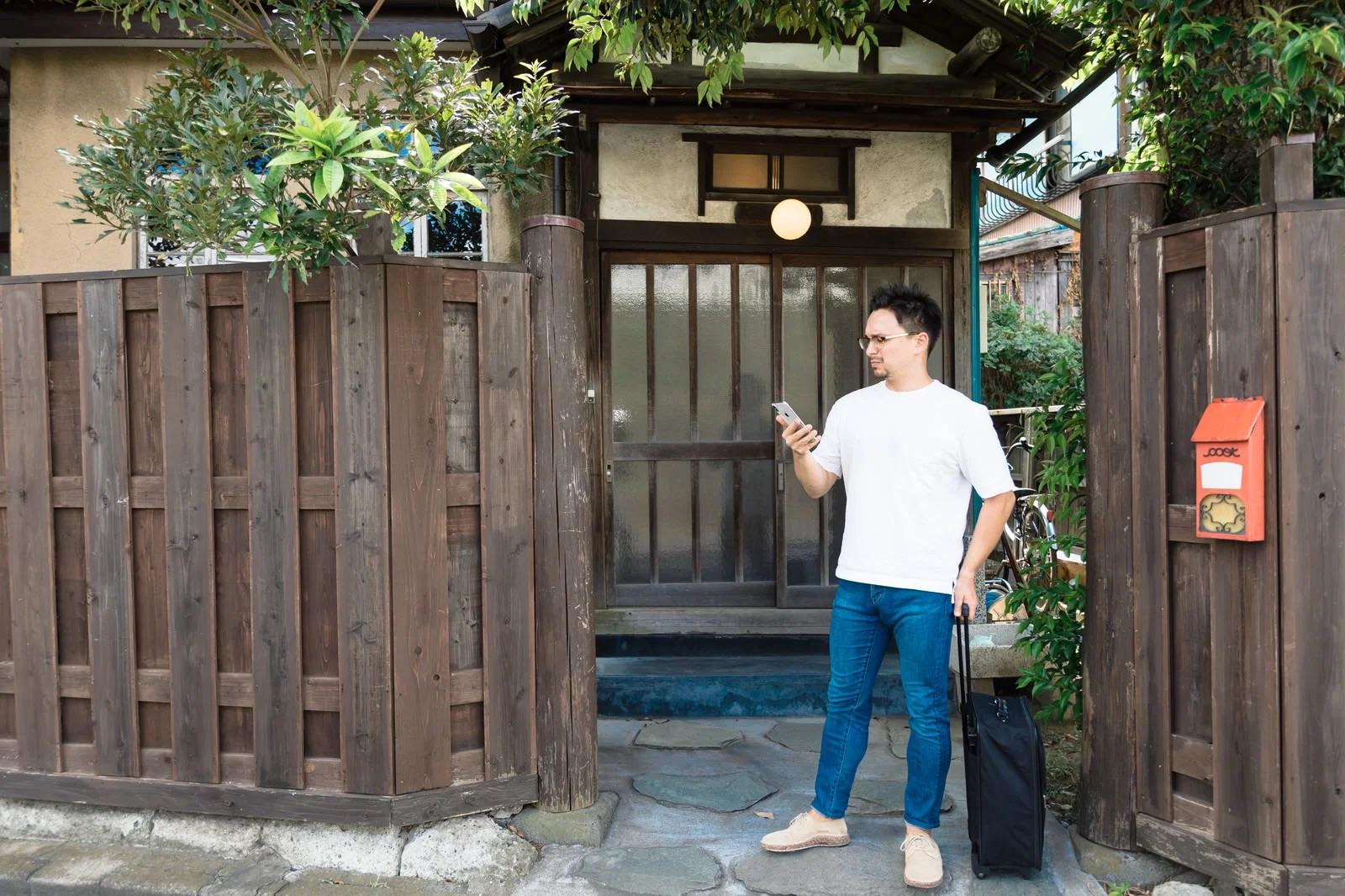 You can send your suitcase from Tokyo to Kyoto on the Shinkansen for same-day delivery… but it’ll cost you